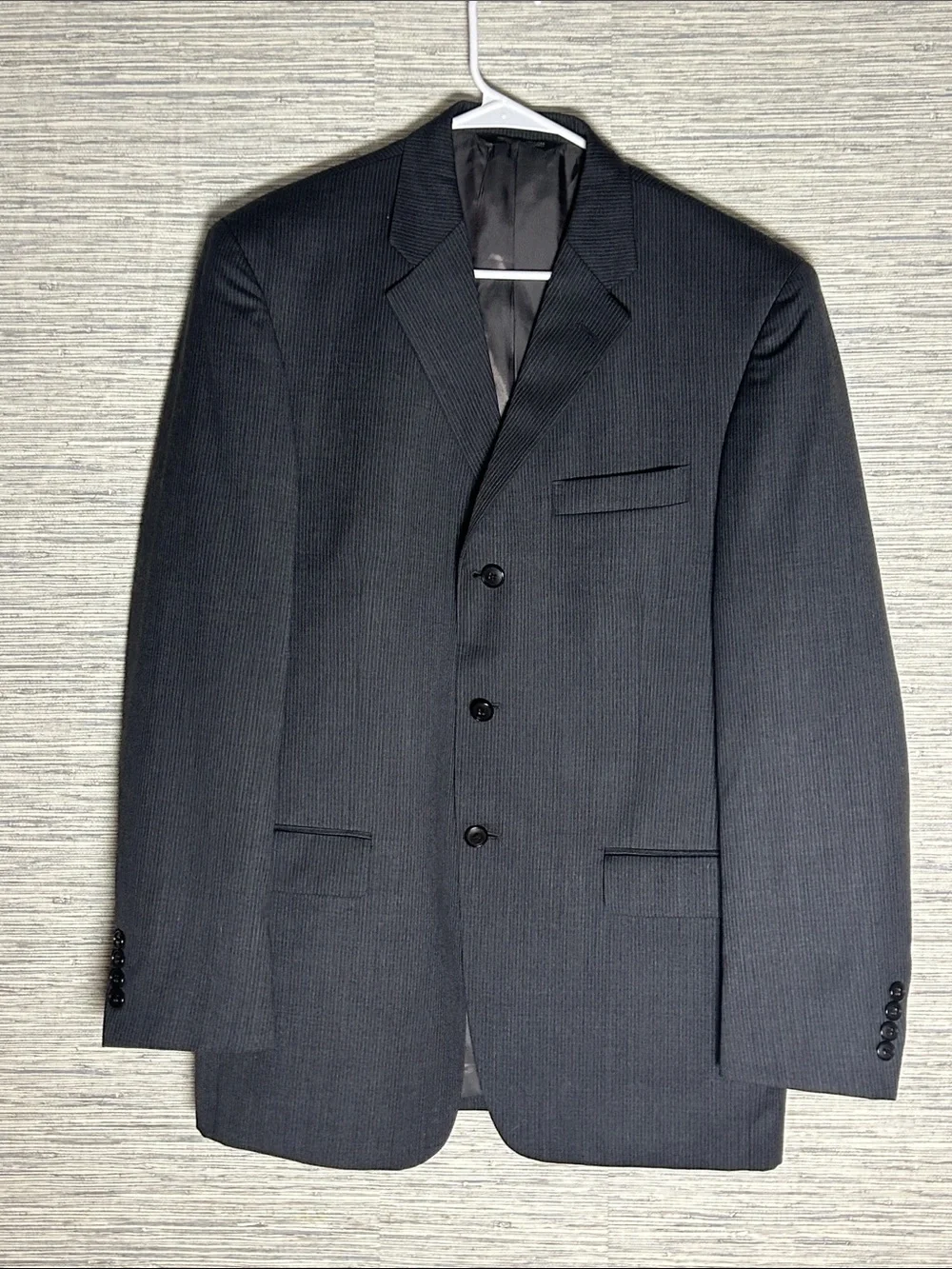 Claiborne Men’s Dark Gray Fine Pinstripe Suit Blazer Jacket 42R (216)